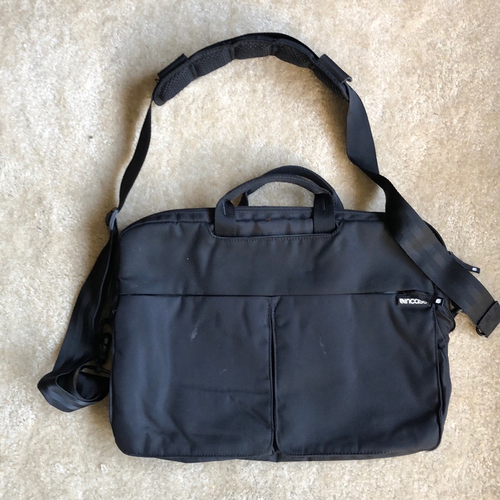 Incase Laptop Case with Strap - Black
